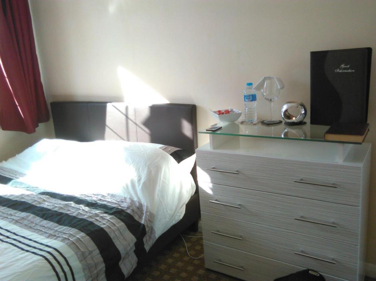 Bianca'S House Hotel Heathrow Airport Slough Kültér fotó